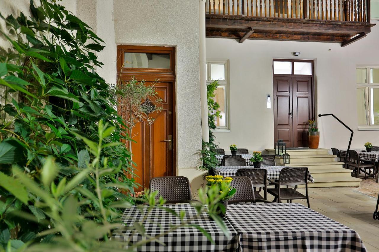 Art Palace Apartment *