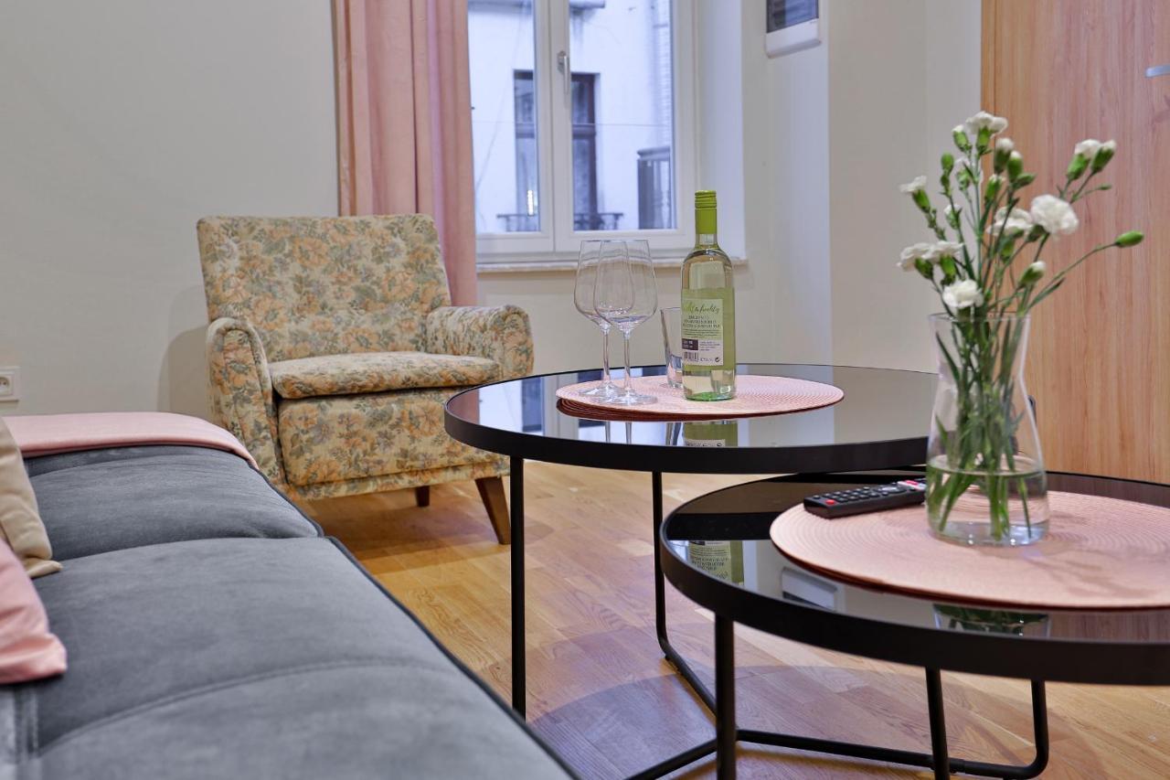 Art Palace Apartment *